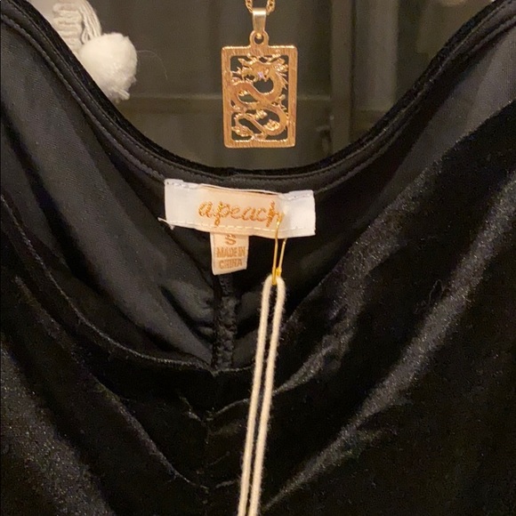 • Velvet Mesh Black Crop Top • - Picture 4 of 5